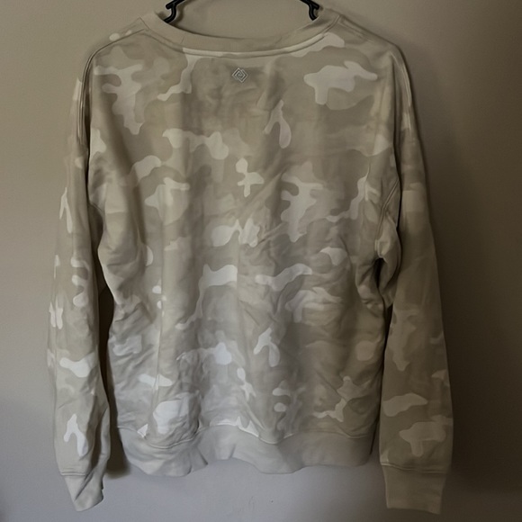 zelos cream & tan crewneck - Picture 2 of 2